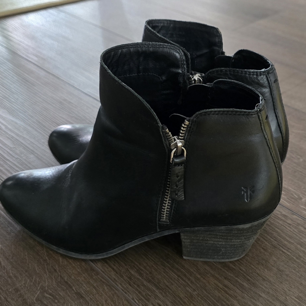 Frye Judith Zip Bootie in Black